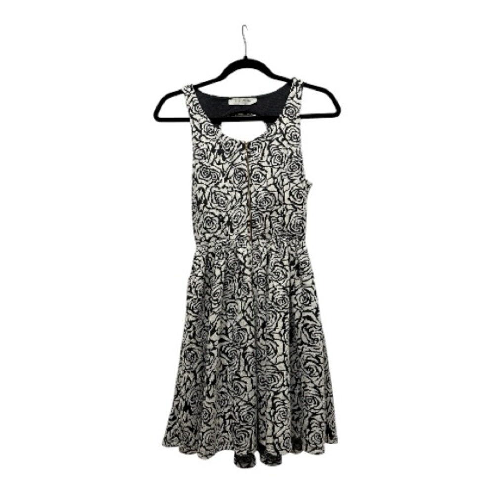 Chic Black and White Floral Mini Dress